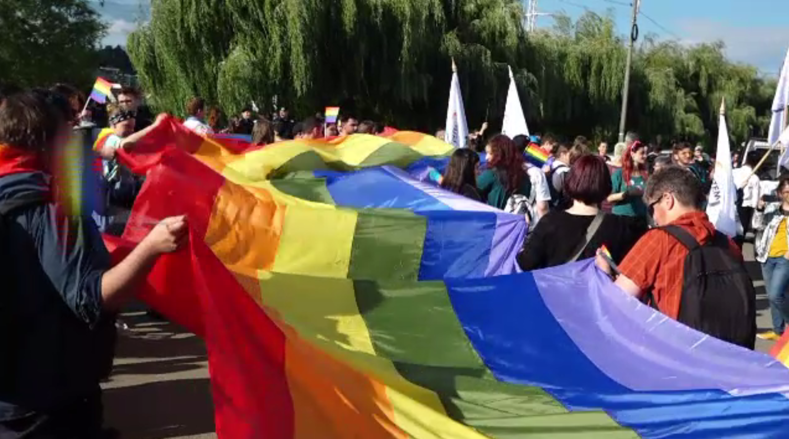Paradă gay pe străzile din Cluj-Napoca. ”Suntem si noi oameni la fel ca toţi alţii"