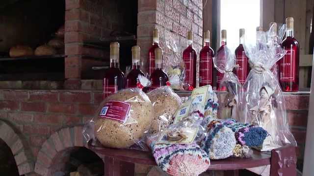 Alimente și haine tradiționale vândute de producători online, în ”mall-uri țărănești”