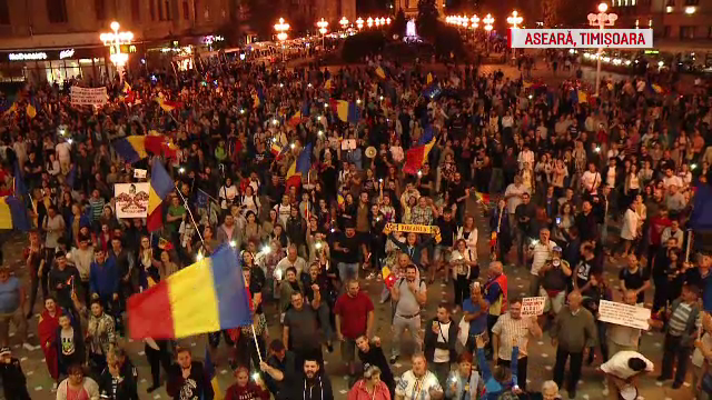 Mii de oameni au protestat în toată țara. Gestul făcut la Sibiu, în fața casei președintelui