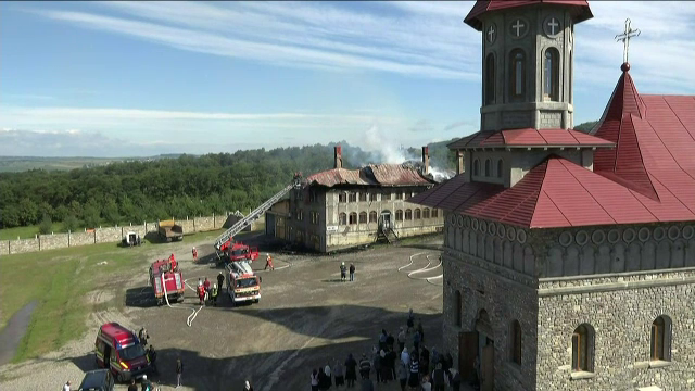incendiu mănăstire Suceava
