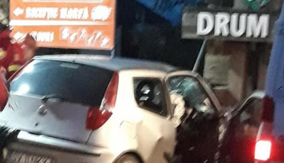 Șofer din Suceava mort după ce a intrat cu mașina într-un indicator. Mesajul afișat pe acesta