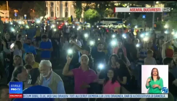 Mii de persoane au protestat în București. Oamenii au cerut demisia lui Liviu Dragnea și a Vioricăi Dăncilă