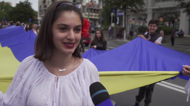 Paradă militară impresionantă la Câmpina, de Ziua Drapelului