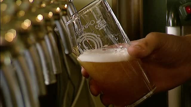 Berea previne bolile de inimă. Cât trebuie să bem în fiecare zi, potrivit cercetătorilor