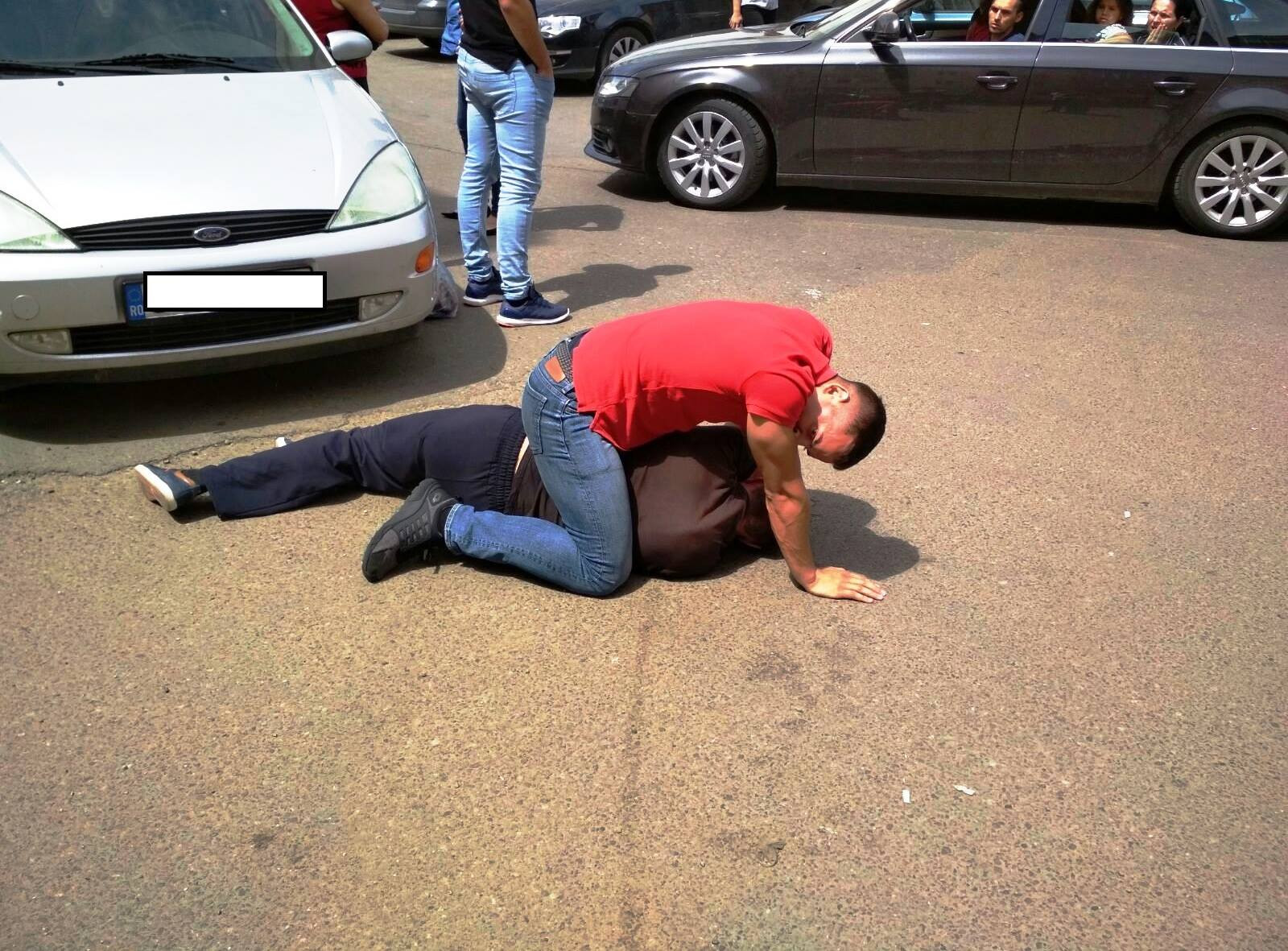 Un bărbat care a tâlhărit un bătrân, prins de un elev de la Școala de Poliție: "A acționat ca în filme"