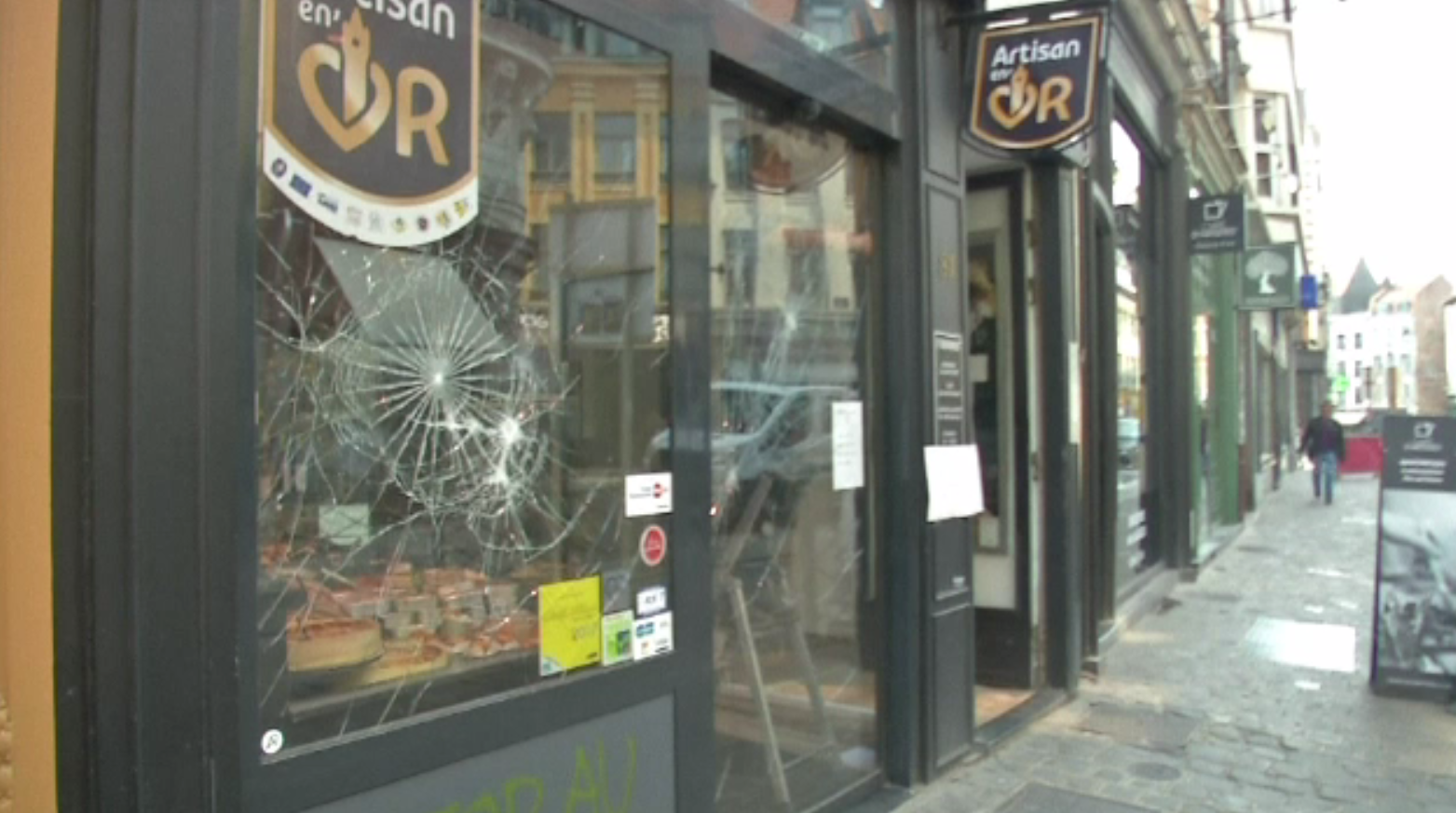 Magazine care comercializează carne, vandalizate de militanți vegani