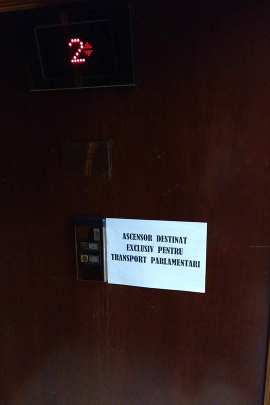 masuri restrictive in Parlament