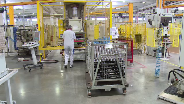 Criză pe piața muncii. Patronii le oferă angajaților locuințe, gratuit