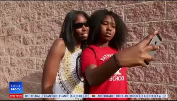 Adolescenţii trăiesc vieţi digitale secrete. Avertismentul experților în securitate cibernetică