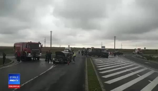 Microbuz cu persoane, implicat într-un accident în Teleorman. Planul roşu de intervenţie, activat