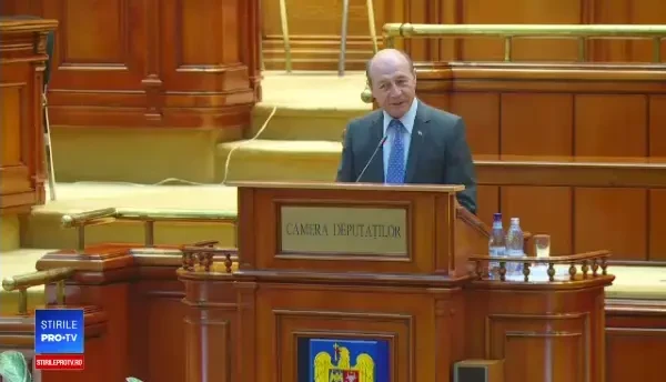 Băsescu, în Parlament: Credeți că doamna Dăncilă va putea sta lângă cancelarul austriac, să discute de Brexit?