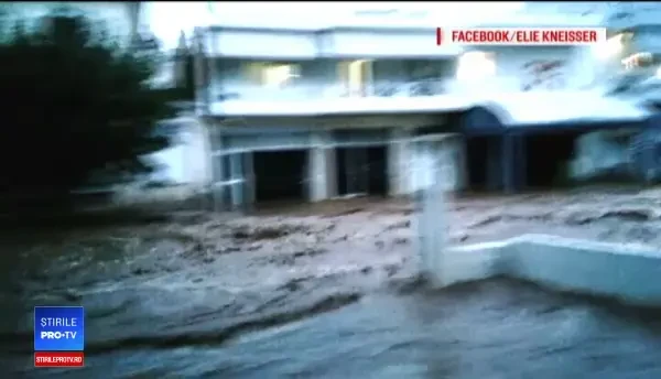 Coșmar pentru turiștii români din Grecia. Inundațiile i-au lăsat fără mașini: ”E dezastru”