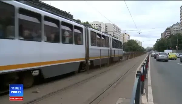Metrou ușor în Capitală. Gardurile îi nemulțumesc atât pe pietoni, cât și pe șoferi