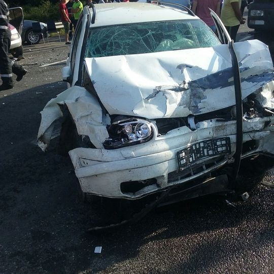 Accident cu 7 răniți, după ciocnirea a 5 autovehicule, pe DN2. S-a activat Codul Roșu de Intervenții