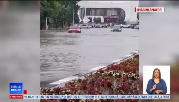 Inundații grave în mai multe județe. Sute de familii au rămas izolate. FOTO