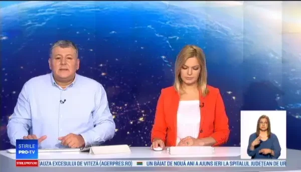 Camion intrat în zidul unei case, lângă Târgu Mureș. Patru copii și un adult, în pericol