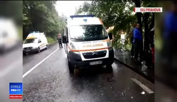 Accidente grave pe șoselele din țară din cauza ploilor abundente. Mai mulți morți