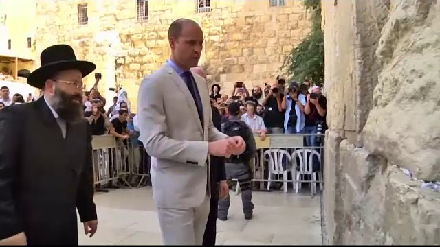 Prinţul William, la Zidul Plângerii, în ultima zi a turneului în Orientul Mijlociu