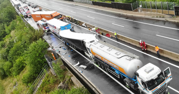 Doi români, morți într-un grav accident în Austria. Neatenția le-a adus sfârșitul