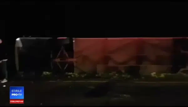 Un autocar cu 60 de turiști ucraineni s-a răsturnat în Constanța. Plan roșu de intervenție