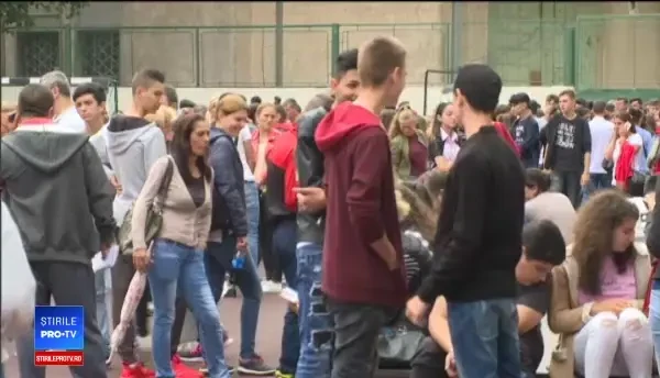 Admitere liceu 2018. Au început înscrierile la liceu. Ce trebuie să știe elevii care au medie mică