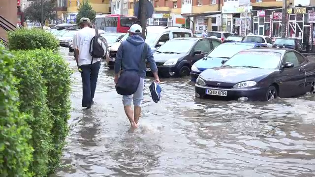 Vremea 30 iunie 2018. Cod de vreme rea, până duminică. Zonele vizate de ploi abundente