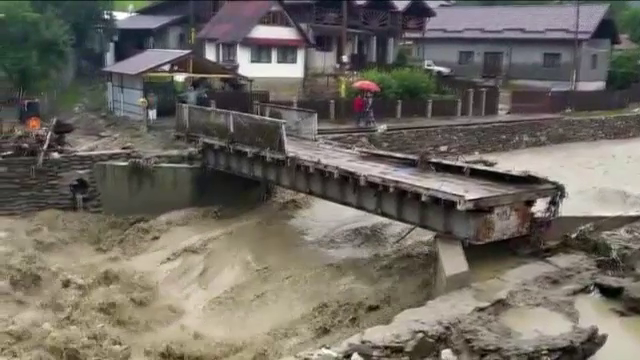 INFOTRAFIC. Circulație întreruptă pe 7 drumuri naționale și 6 drumuri județene