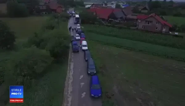 Inundațiile din Brașov, filmate cu drona. Suprafețe mari de pământ acoperite de ape