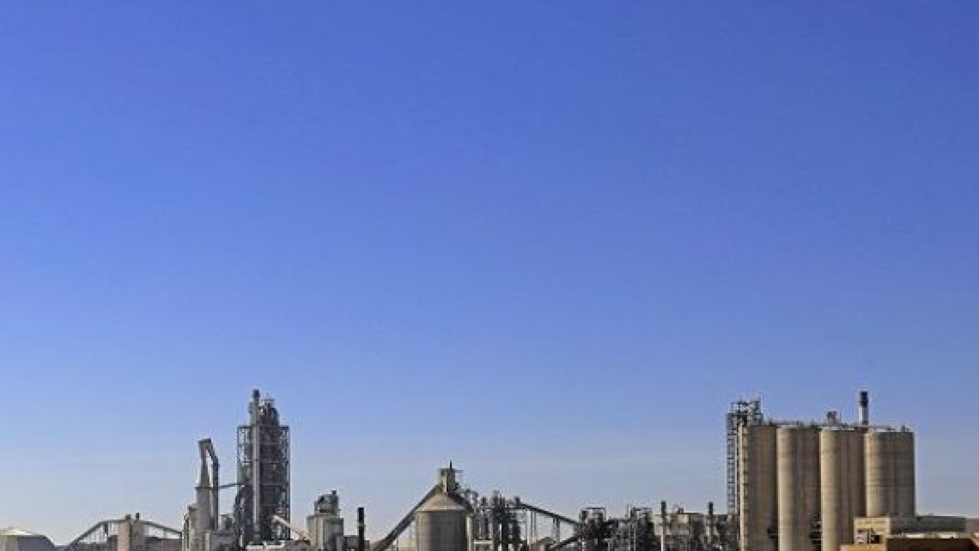 Companie prezentă și în România, acuzată de complicitate la crime împotriva umanitații