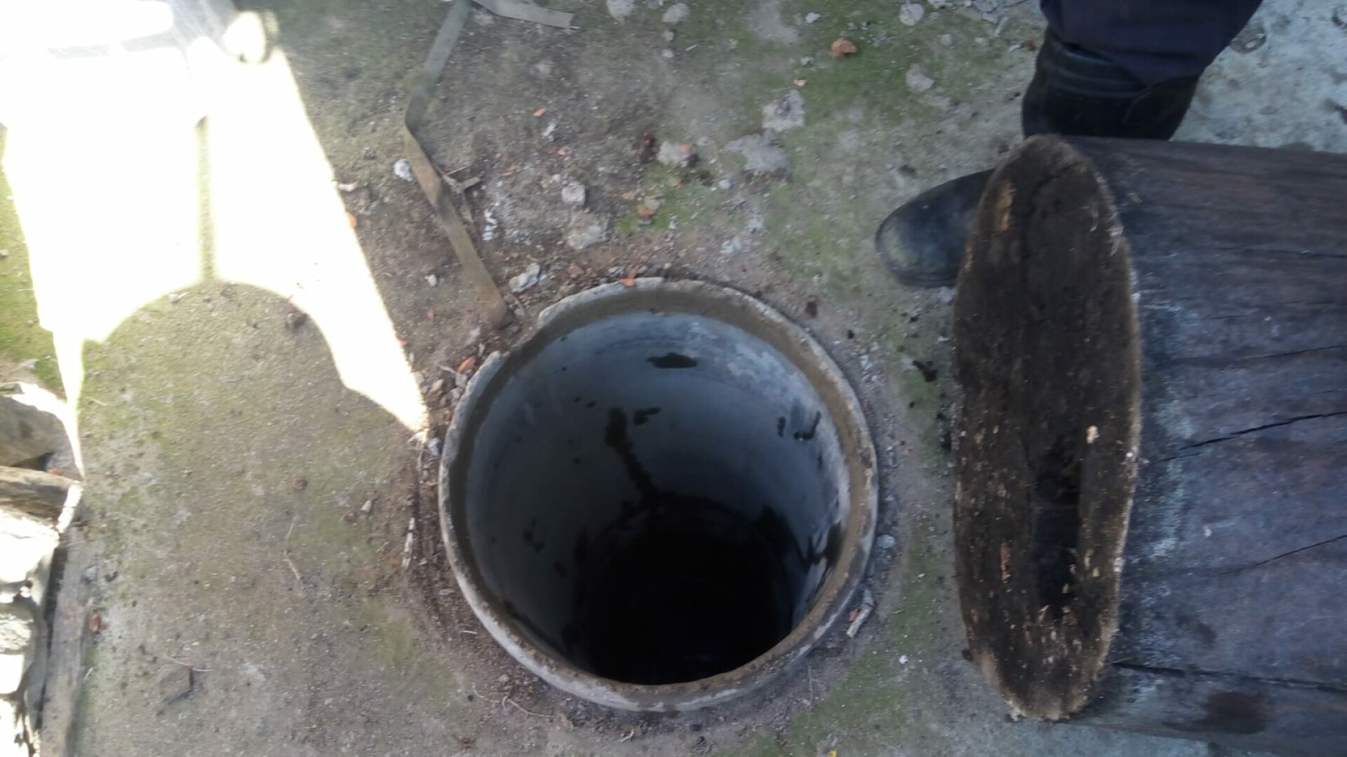 Copil salvat din fantana