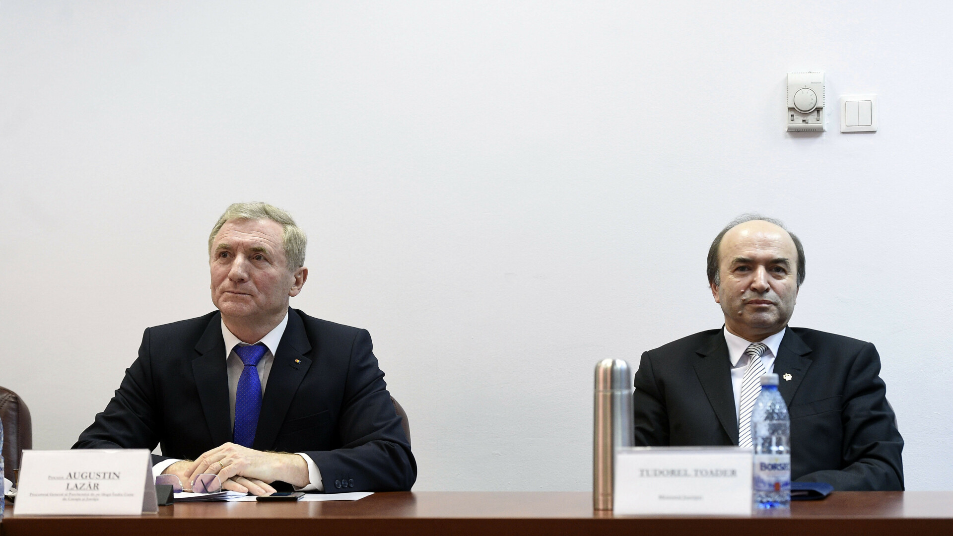 Procurorul general: Nu am văzut niciodată ca o adunare să fie convocată pentru a identifica justiţia cu un inamic