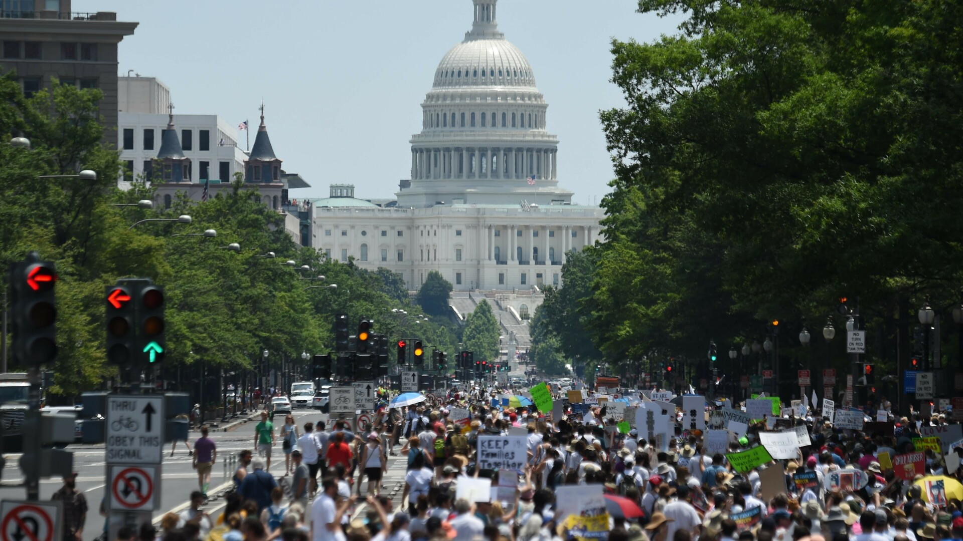 Zeci de mii de americani au protestat împotriva politicii „zero toleranță” pentru imigranți. FOTO