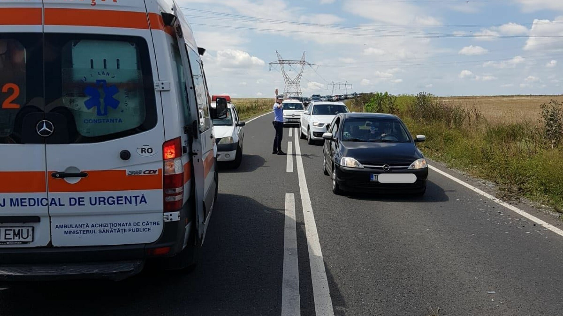 Un tânăr de 17 ani, urmărit de polițiști, la Constanța. Oamenii legii au tras 4 focuri de armă să-l oprească