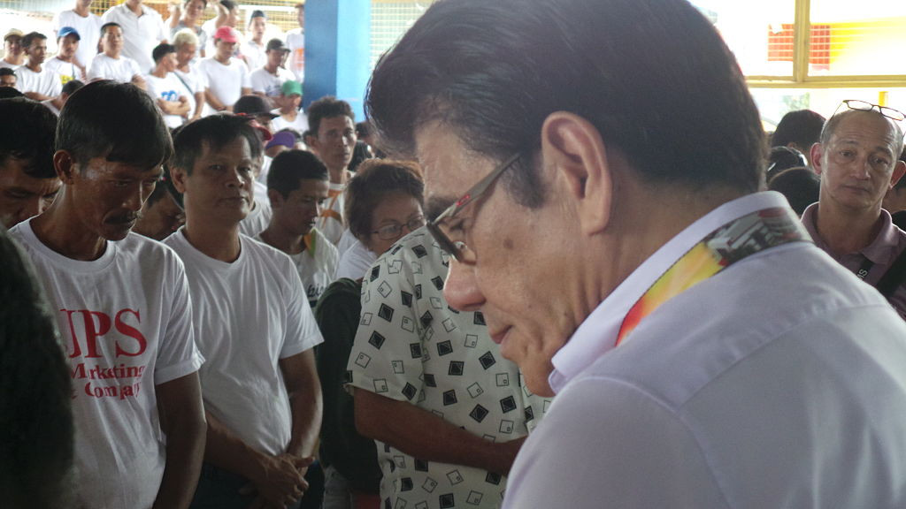 Controversat primar din Filipine, ucis de un lunetist, în timpul unei ceremonii oficiale. VIDEO