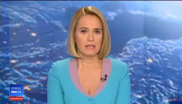 Momentul șocant în care o șosea se prăbușește din cauza inundațiilor. VIDEO