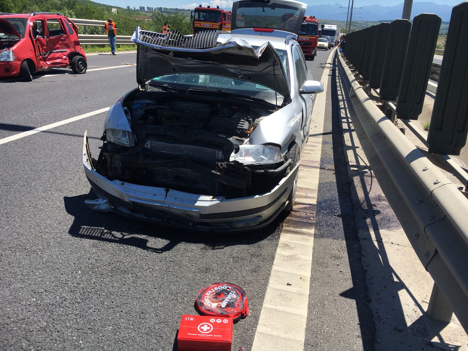 Accident grav după ce o șoferiță a întors pe autostrada, în Sibiu