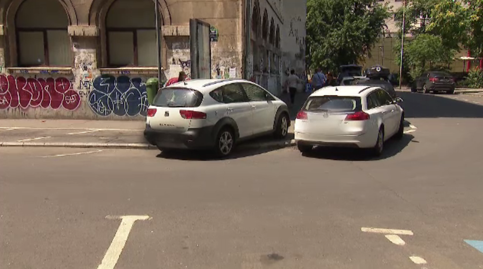 Ce soluții au găsit șoferii din București pentru a scăpa de taxa de parcare impusă de primărie