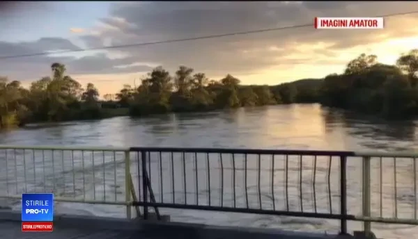 Bilanțul după inundaţii: vieţi omeneşti pierdute, gospodării distruse: Niciodată n-a fost aşa