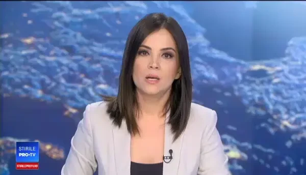 Un urs s-a răcorit în piscina unui localnic din California. Cum a fost filmat