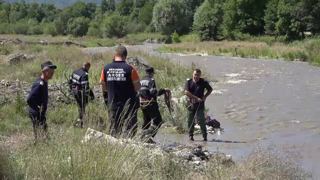 Trupul unui bărbat din Câmpulung, descoperit de doi pescari