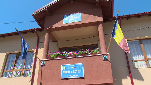 Consilieri locali cu salariul de 10.000 de lei cer decontarea transportului, pentru care plătesc 8 lei