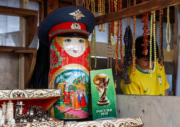 Un rus ”și-a pus” soția pe o clădire uriașă din Moscova, pentru ”a întâmpina suporterii”