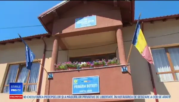 Consilieri locali cu salariul de 10.000 de lei cer decontarea transportului, pentru care plătesc 8 lei