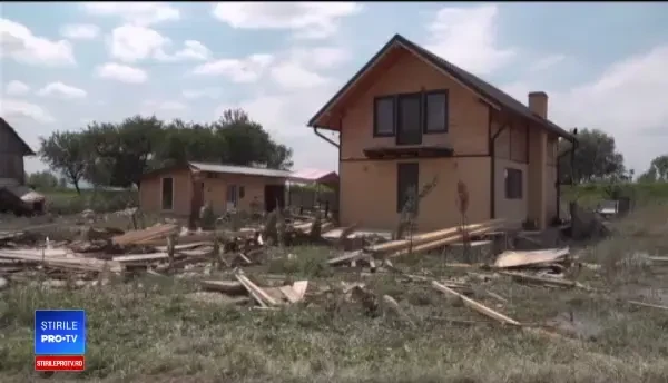 Dezastru după inundațiile din Covasna. Casă construită acum 6 ani, devastată de ape