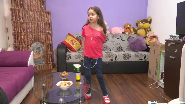 A fost șefă de promoție și vrea să devină psiholog. 12 ore pe zi însă, stă conectate la aparate