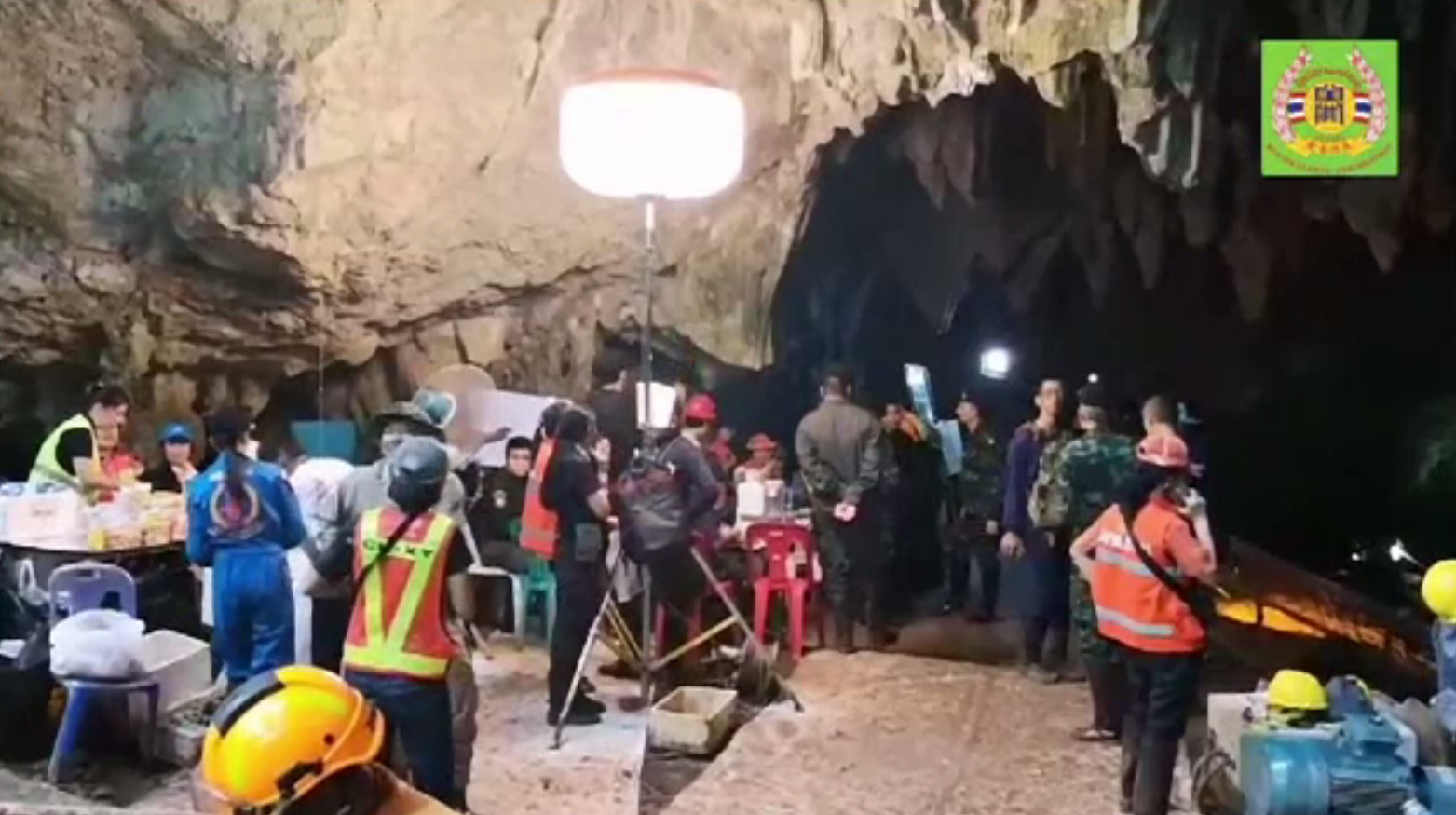 Cursă contra naturii pentru salvarea copiilor blocați în peștera din Thailanda