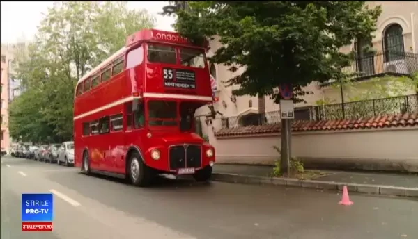 Ambasadorul Marii Britanii şi-a luat rămas-bun printr-o călătorie cu un double-decker