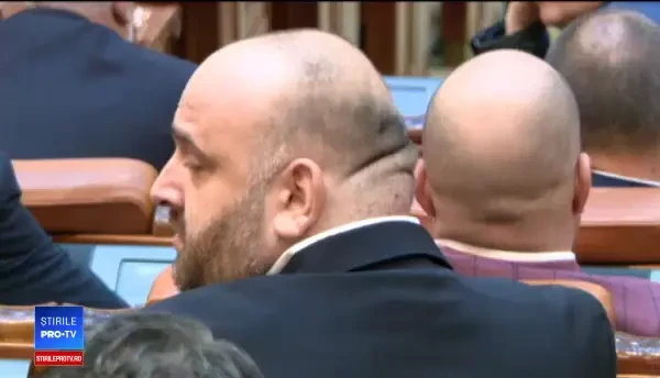 Contradicții pe baza noului cod administrativ. Dacă nu vor pensii speciale îşi pot da demisia