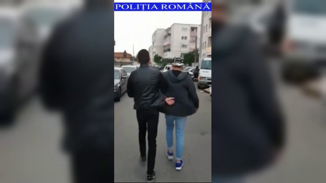 Doi tineri au înscenat un jaf, ca să fure 12.000 de lei dintr-o sală de jocuri din Cluj