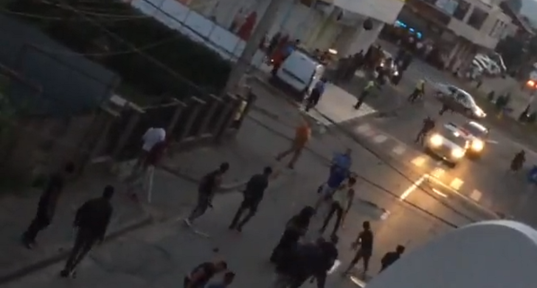 10 persoane reţinute, după bătaia între clanurile de romi din Târgu Neamţ